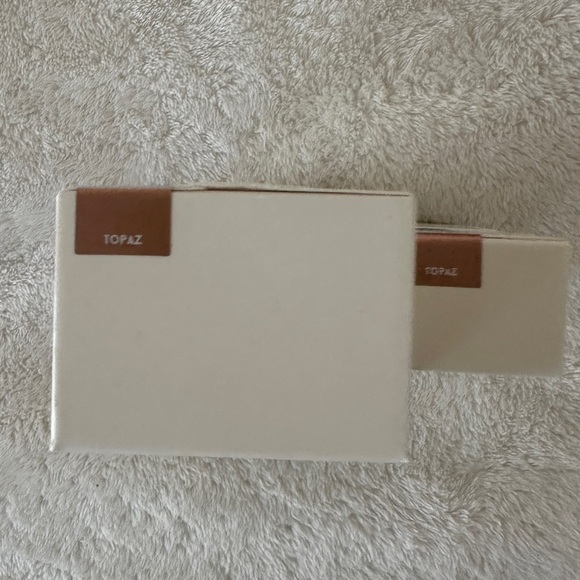 NEW REFY Body Glow & Gloss Highlighter - Topaz - Picture 4 of 10